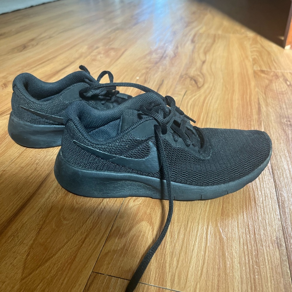 Nike 3y black sneakers